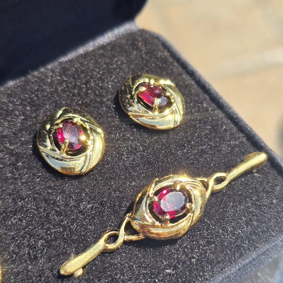 Vintage JJI Garnett Jewelry Set In Box With coa From JJI 3.8ctw Oval-cut Garnett - Picture 3 of 5